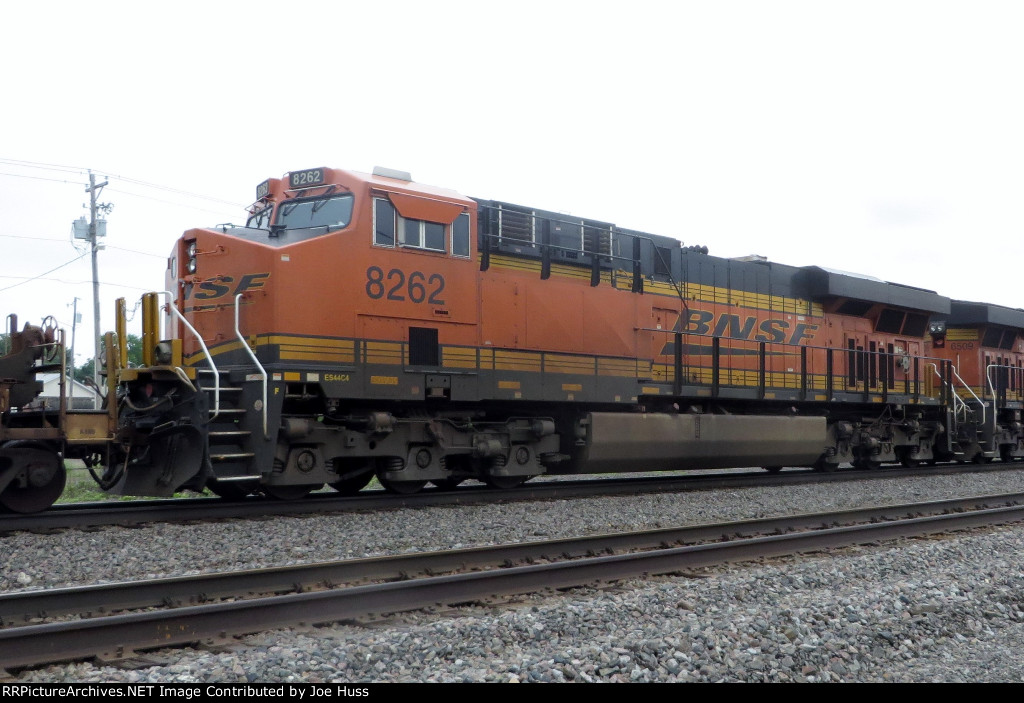 BNSF 8262